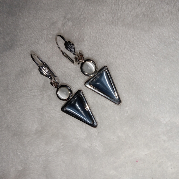 Silver Tone Geometric White & Blue Cats Eye Drop Earrings - Picture 1 of 3